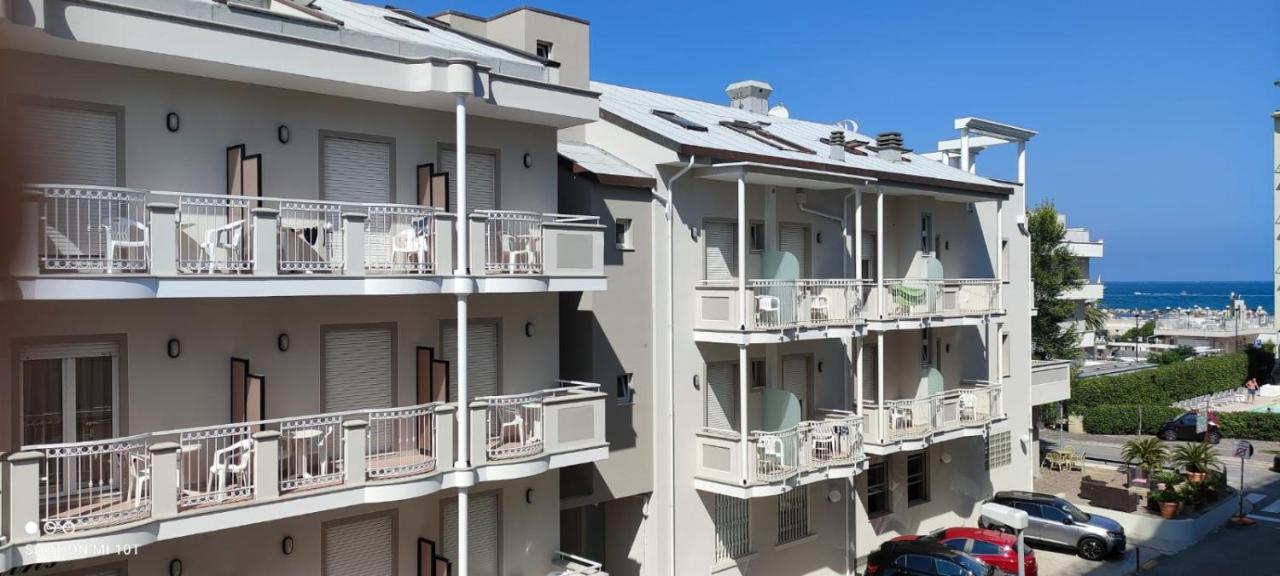 Hotel Des Bains Cattolica Exterior foto